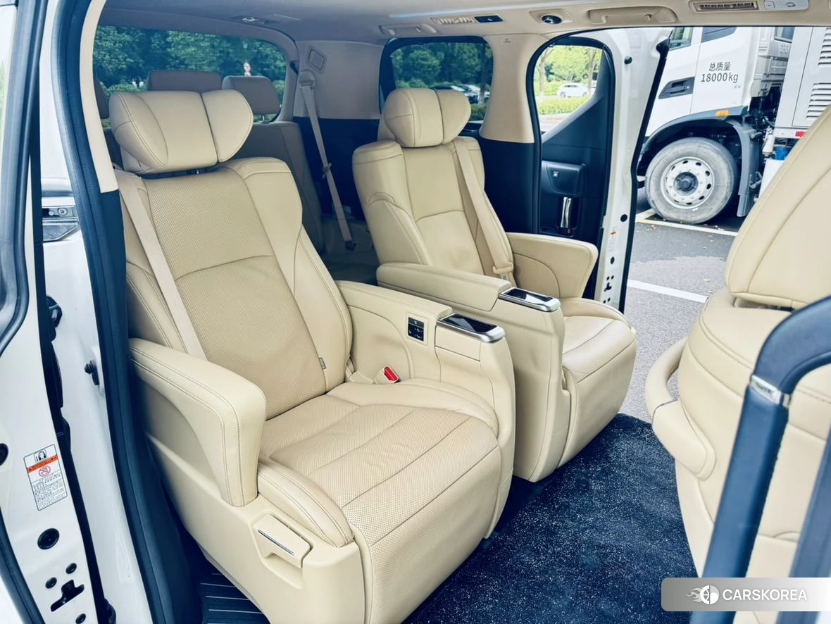 Toyota Elfa 2021 Белый из Китая, фото 6