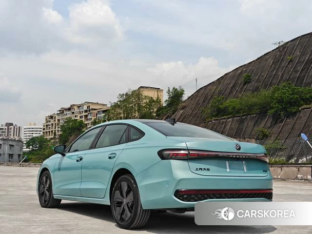 Volkswagen Passat id 4335949 из Китая 13