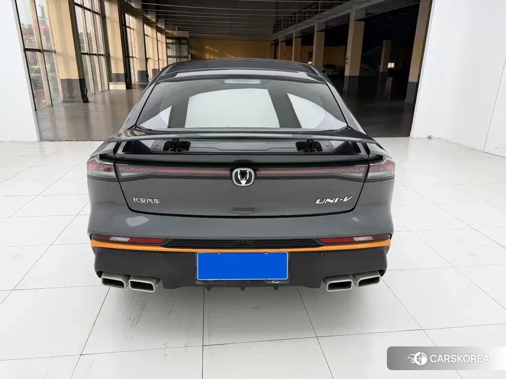 Chang'an UNI-V 2024 Silver/gray из Китая, фото 6