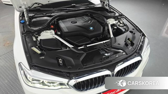 BMW 5 Series (G30) id 4614775 из Кореи 30