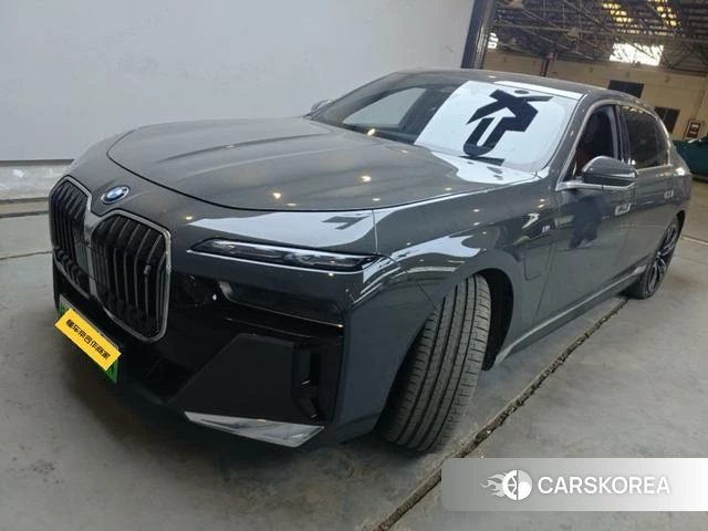 BMW i7 2026 Темно-серый из Китая, фото 6