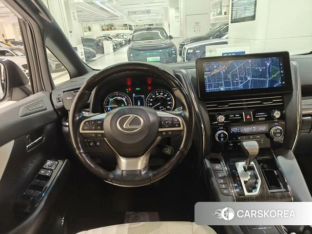 Lexus LM id 4291296 из Китая 16