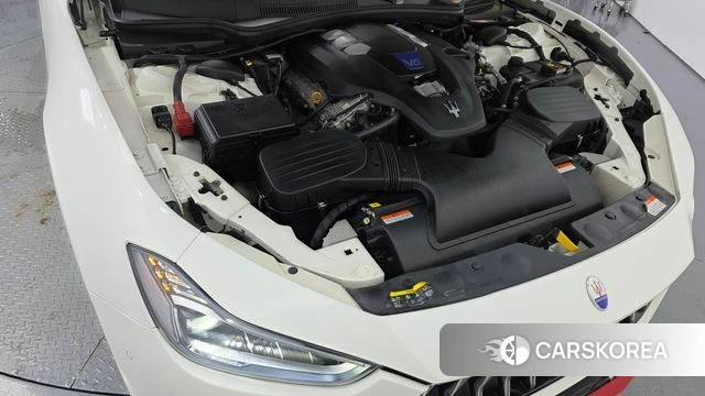 Maserati Ghibli id 4609649 из Кореи 32
