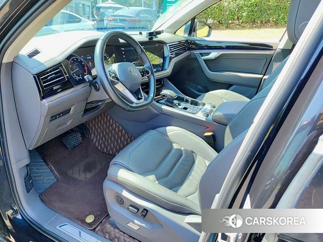 Volkswagen Touareg 2021 Черный из Китая, фото 6
