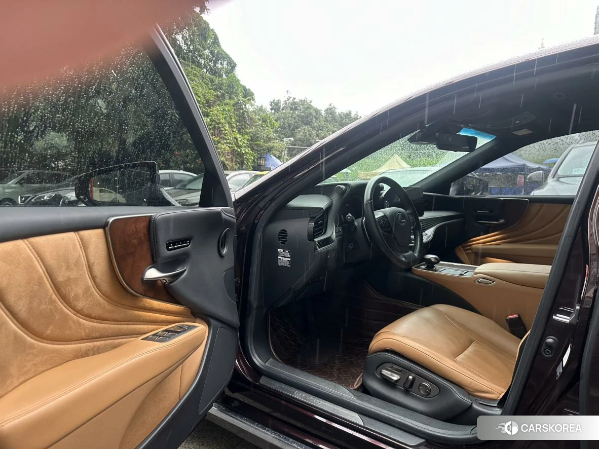 Lexus LS 2020 Красный из Китая, фото 6