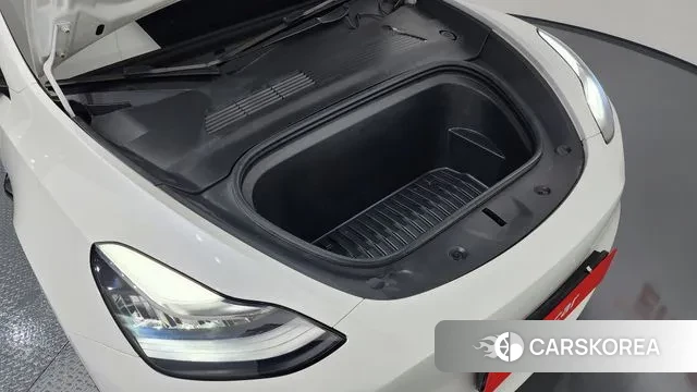 Tesla Model Y id 3232409 из Кореи 16