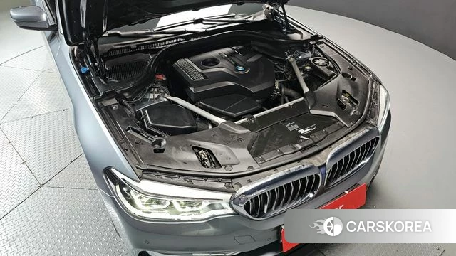 BMW 5 Series (G30) id 4188275 из Кореи 16