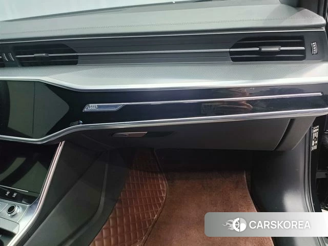 Audi A6L id 4290442 из Китая 23