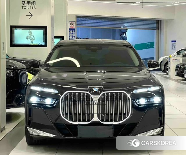 BMW 7 series 2023 Черный из Китая, фото 6