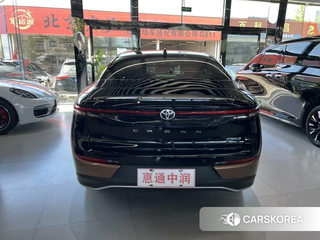 Toyota Crown SportCross id 4235679 из Китая 16
