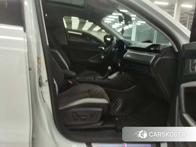Audi Q3 2022 Белый из Китая, фото 6