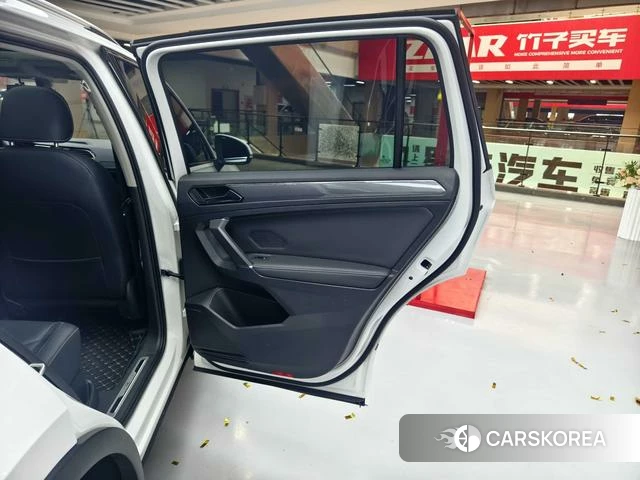 Volkswagen Tiguan L id 4290500 из Китая 35