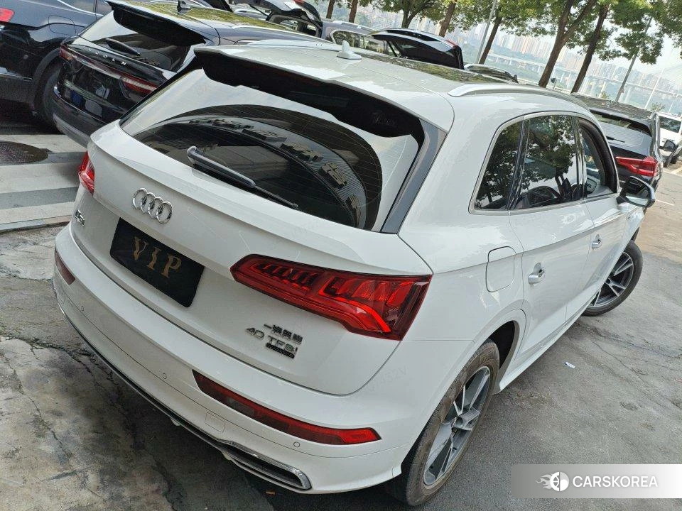 Audi Q5L 2020 Белый из Китая, фото 6