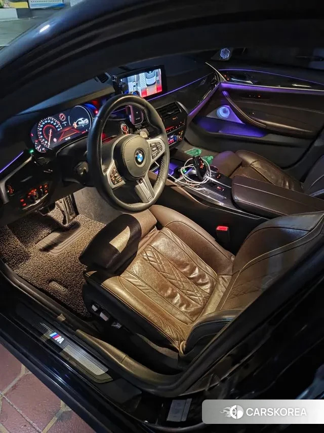 BMW 5 Series (G30) id 3682673 из Кореи 16