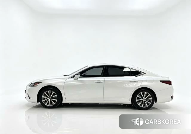 Lexus ES id 4276674 из Китая 30