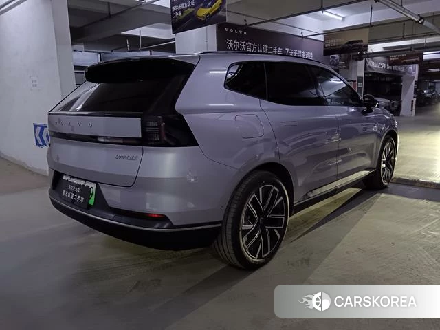 Volvo XC70 2026 Серебристо-серый из Китая, фото 6