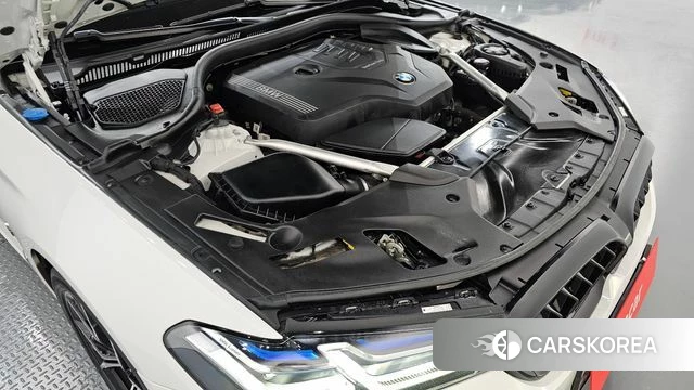 BMW 5 Series (G30) id 3883572 из Кореи 16