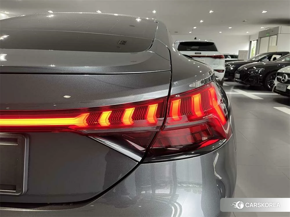 Audi e-tron GT id 4440277 из Китая 13