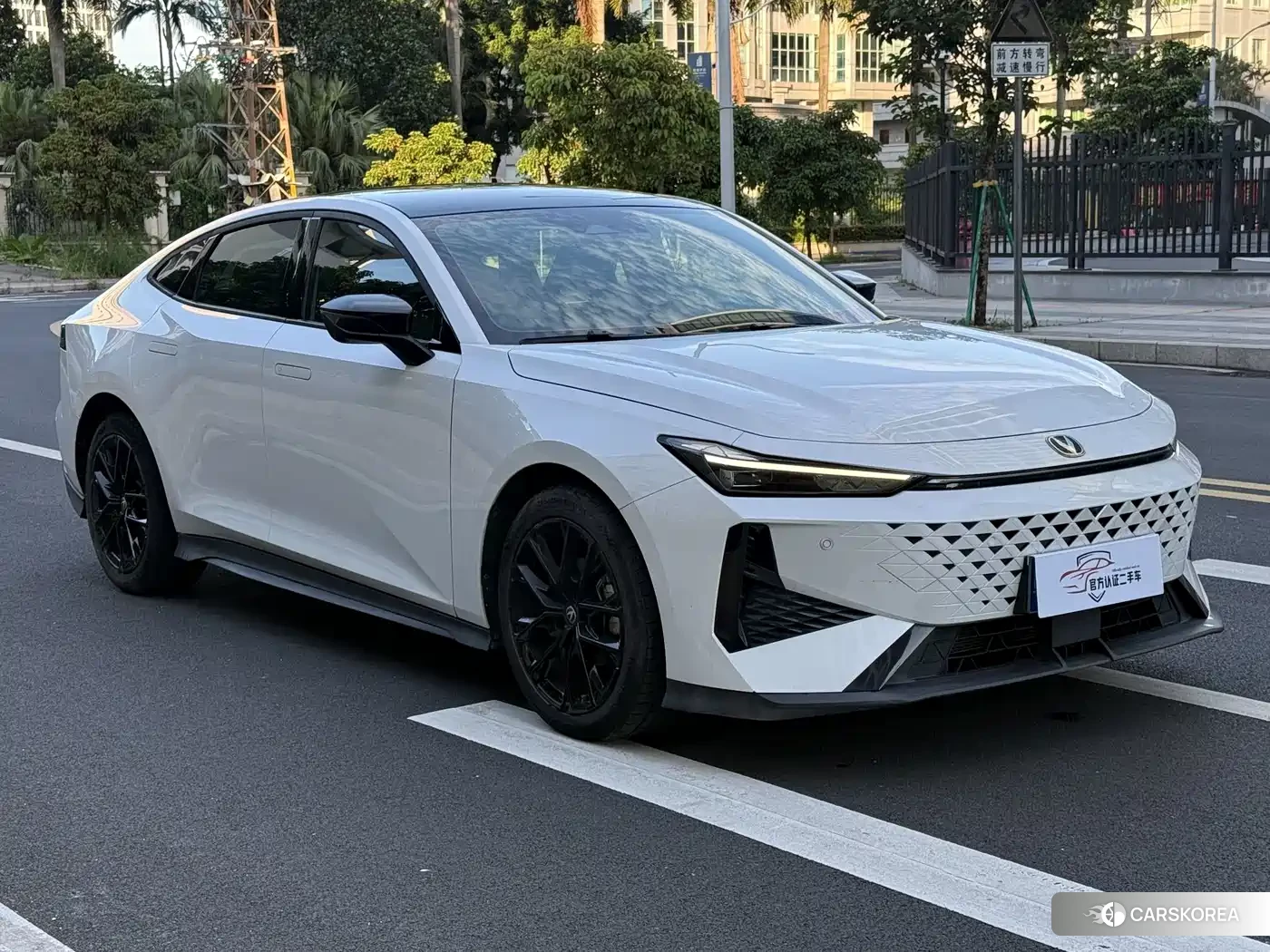 Chang'an Changan UNI-V id 4576460 из Китая 11