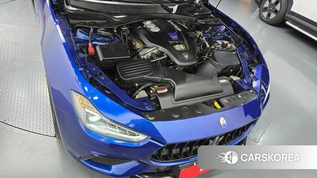 Maserati Ghibli id 4633143 из Кореи 27
