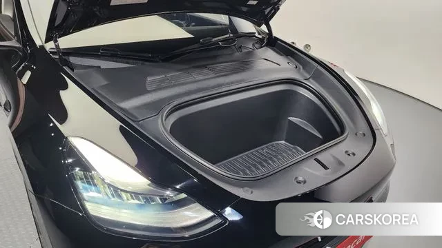 Tesla Model Y id 3105928 из Кореи 16