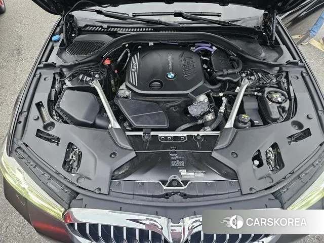 BMW 5 Series (G30) id 3315466 из Кореи 16