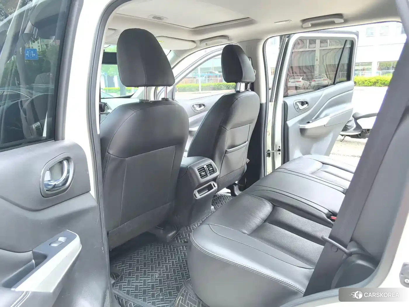 Nissan Terra 2023 Белый из Китая, фото 6