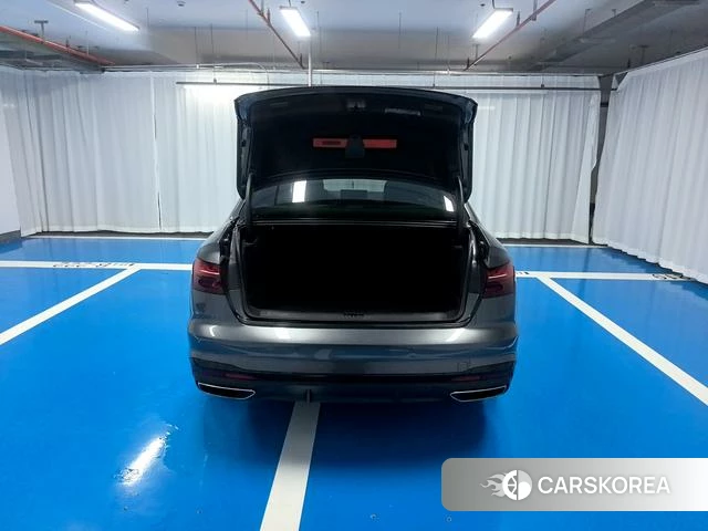 Audi A4L id 4374770 из Китая 16