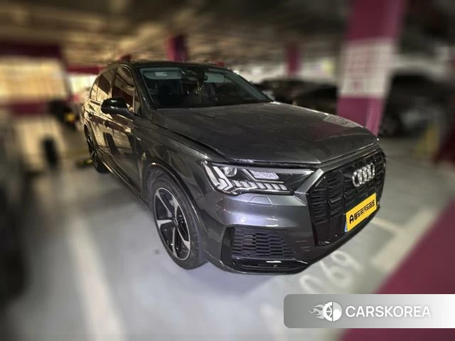 Audi Q7 2021 Темно-серый из Китая, фото 6