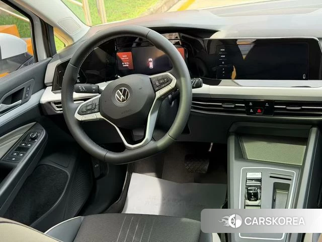 Volkswagen Golf 2024 Белый из Китая, фото 6