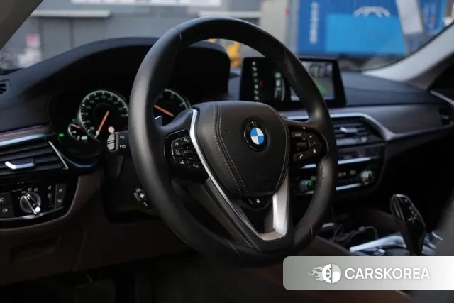 BMW 5 Series (G30) id 3754607 из Кореи 16