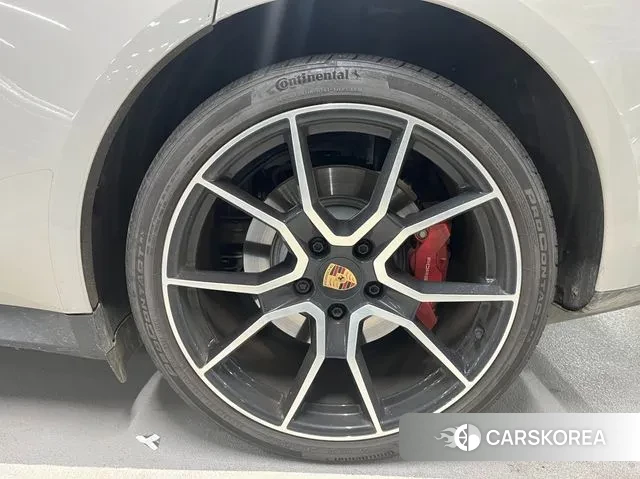 Porsche Taycan id 3359459 из Кореи 11