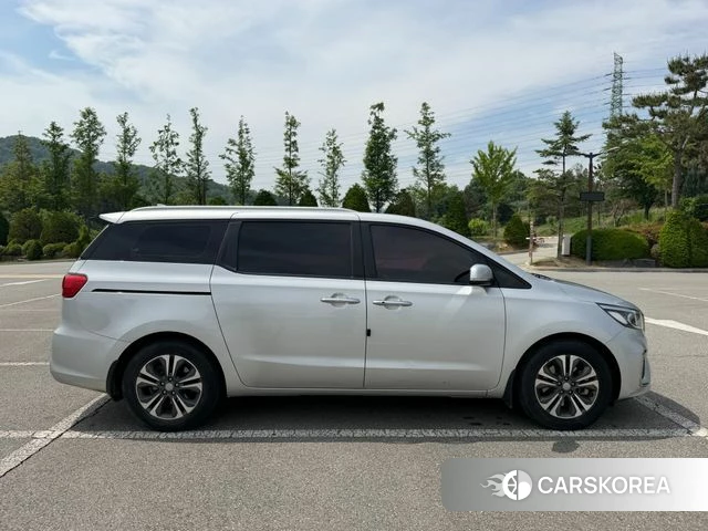 Kia The New Carnival id 4345737 из Кореи 16