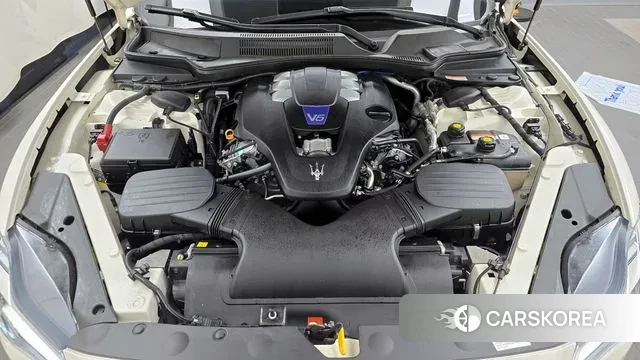 Maserati Quattroporte id 3090745 из Кореи 16