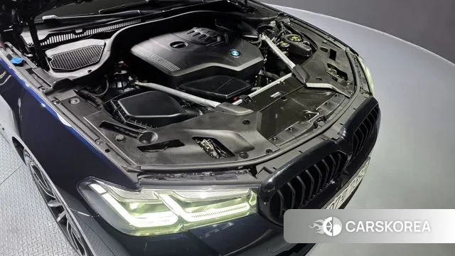 BMW 5 Series (G30) id 3432294 из Кореи 16