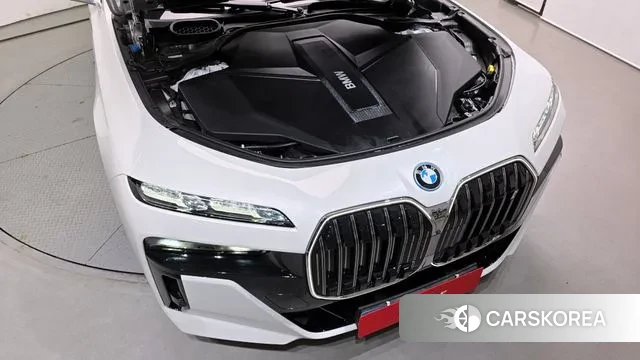 BMW i7 (G70) id 3684649 из Кореи 16