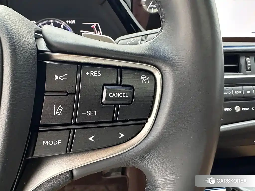 Lexus ES id 4649407 из Китая 28