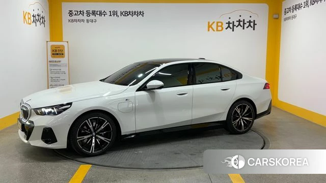 BMW 5 Series (G60) id 4333963 из Кореи 16