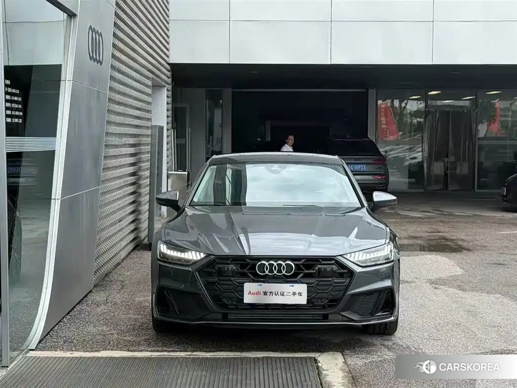 Audi A7 2025 Silver/gray из Китая, фото 6