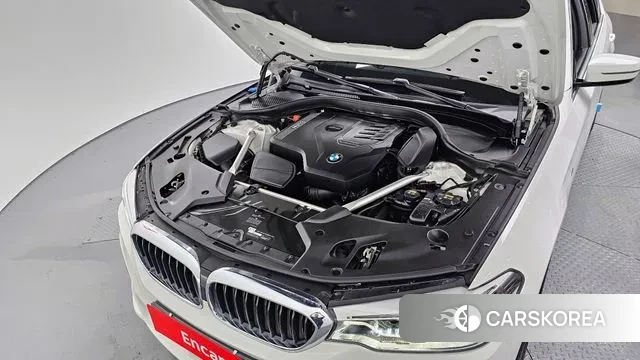 BMW 5 Series (G30) id 2891191 из Кореи 16