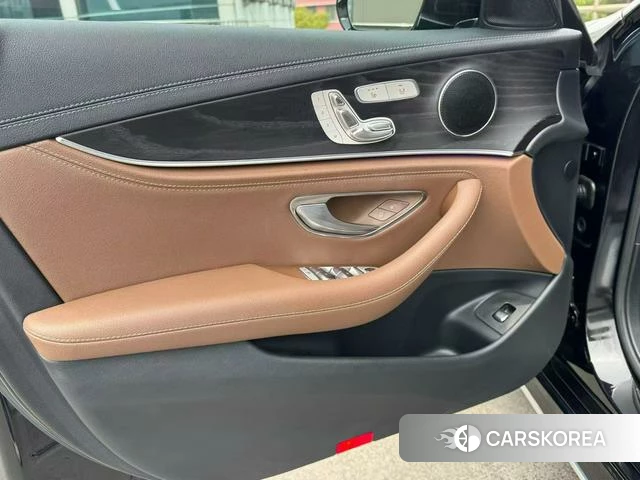 Mercedes-Benz E-class id 4239210 из Китая 6