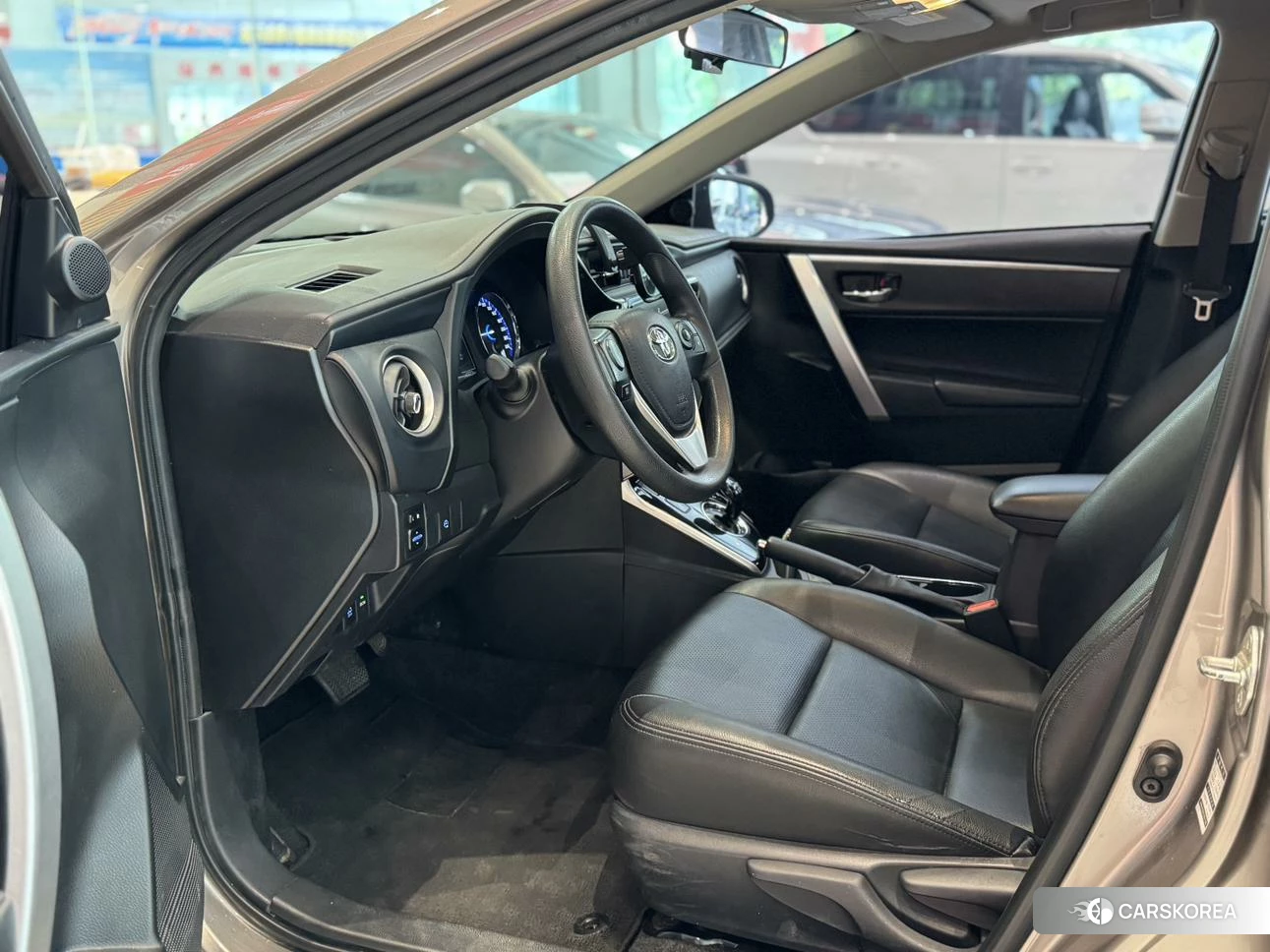 Toyota Corolla dual engine E+ id 4453127 из Китая 16