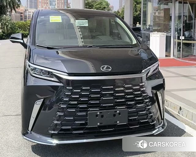 Lexus LM id 4259837 из Китая 13