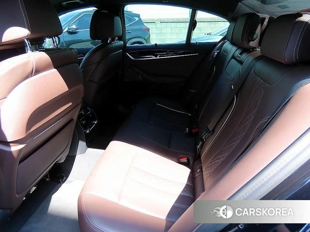 BMW 5 Series (G30) id 3897258 из Кореи 16