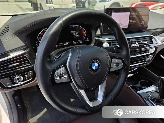 BMW 5 Series (G30) id 4244774 из Кореи 7