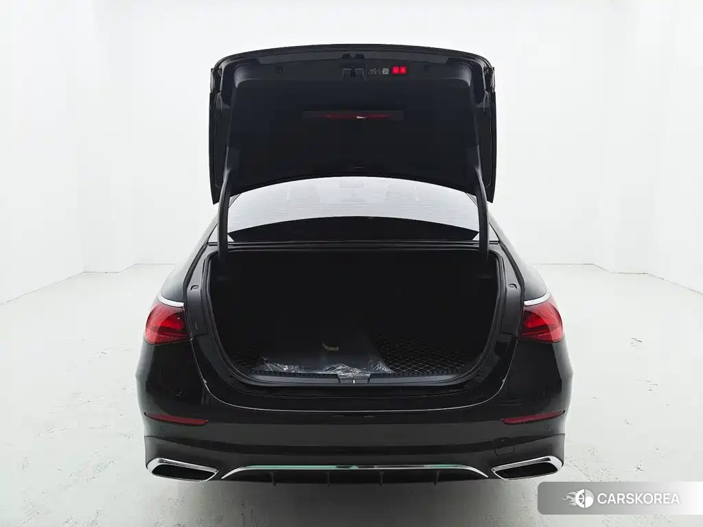 Mercedes-Benz E-Class id 4622396 из Китая 23