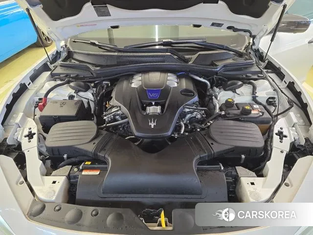 Maserati Ghibli id 3757059 из Кореи 16