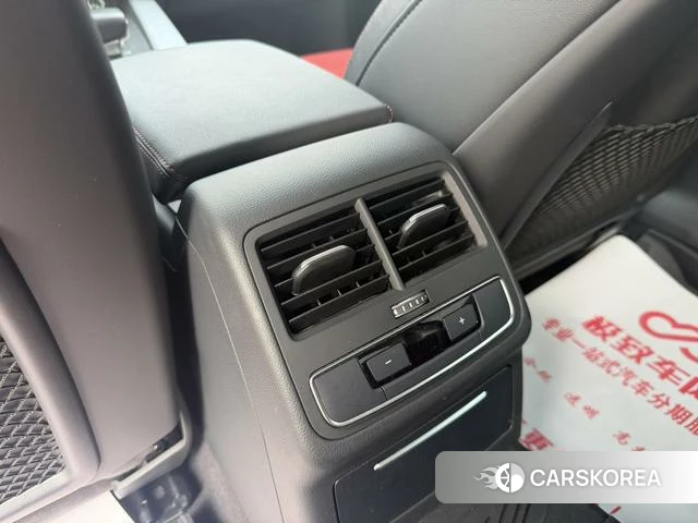 Audi A4L id 4275648 из Китая 9