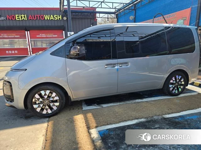Hyundai Staria 2022 Серебристо-серый из Кореи, фото 6