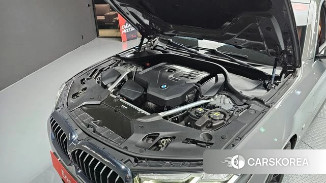 BMW 5 Series (G30) id 3843354 из Кореи 16